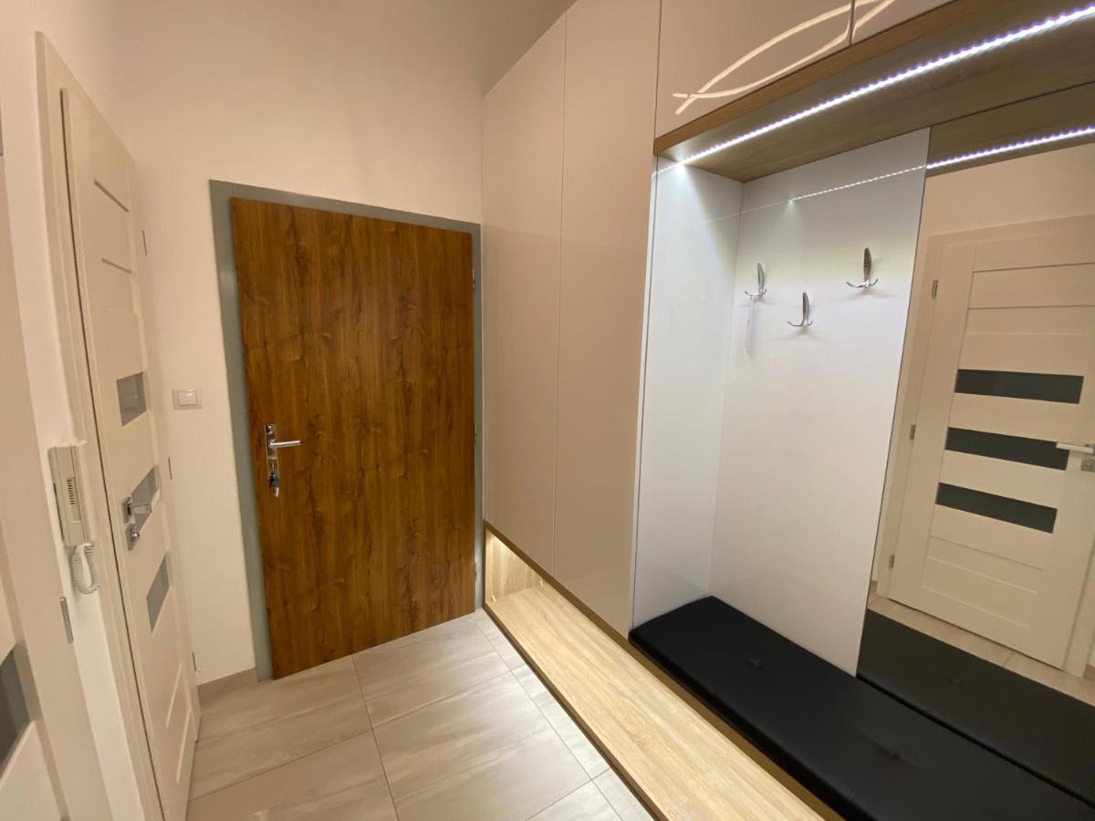 Classy Times - City Centre - Private Parking - Sunny Apartment Poprad Buitenkant foto